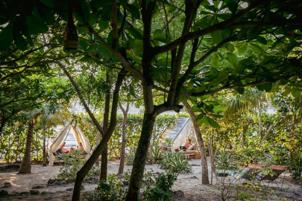 Blue Apple Beach – Isla Tierra Bomba 14