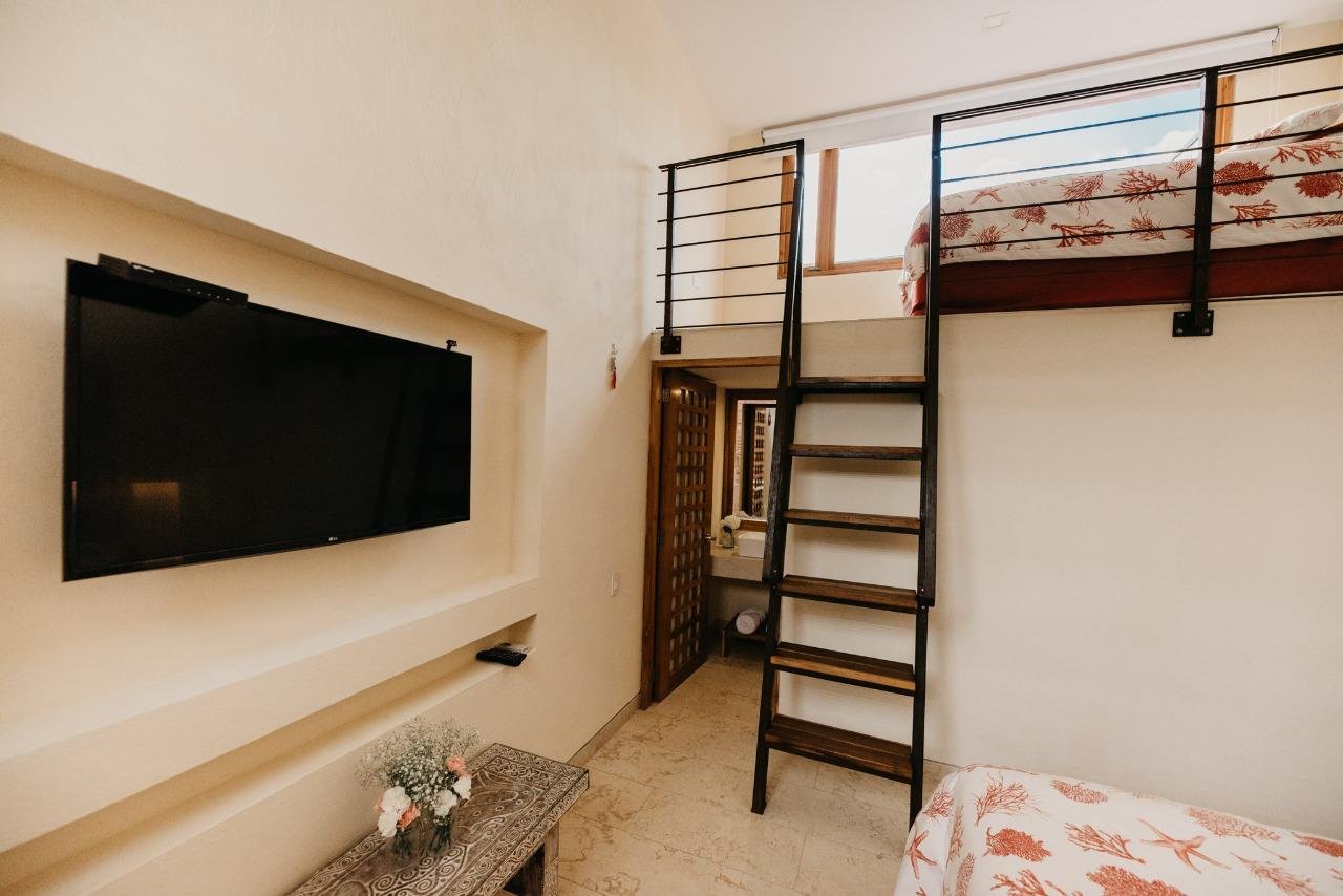 Casa Chirimoya (The Coral House)15