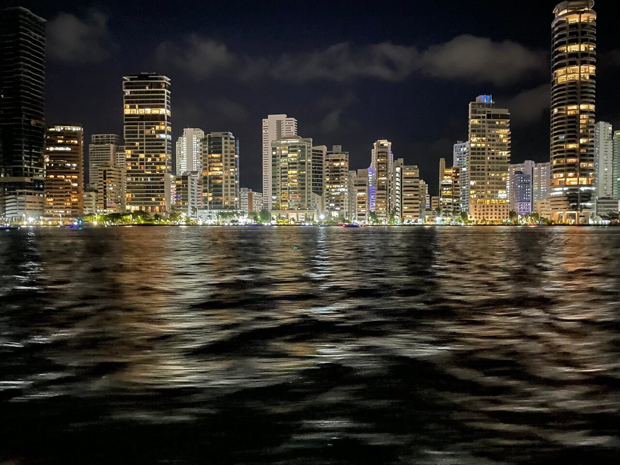 Catamaran Sunset Cruise in Cartagena Bay 10
