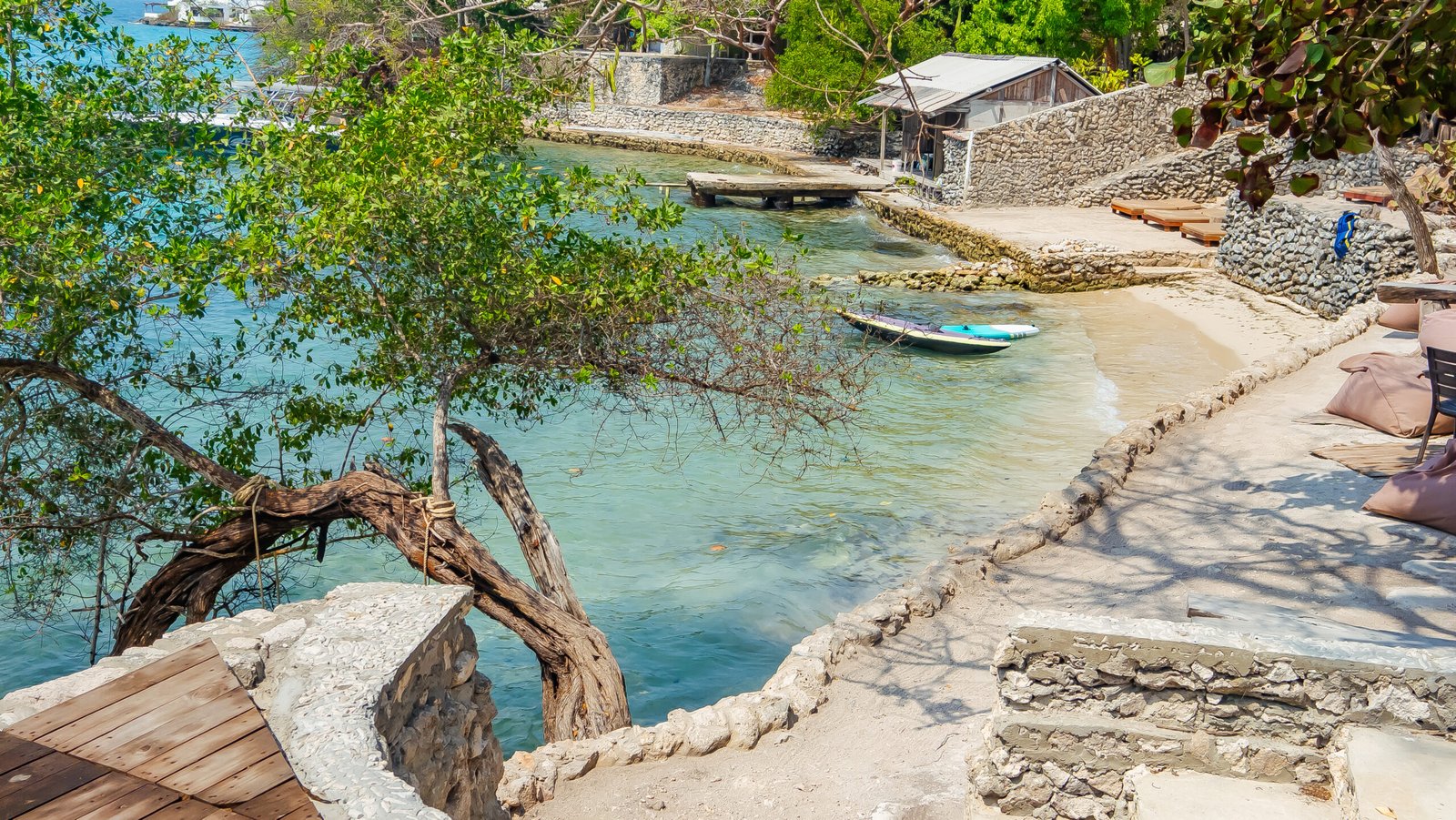 Pa`ue Beach Lounge 24