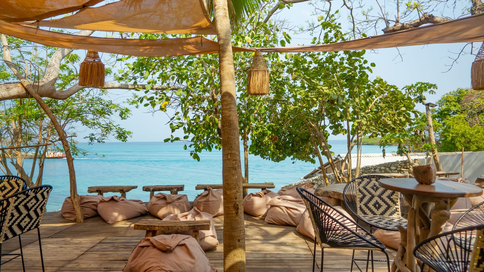 Pa`ue Beach Lounge 3