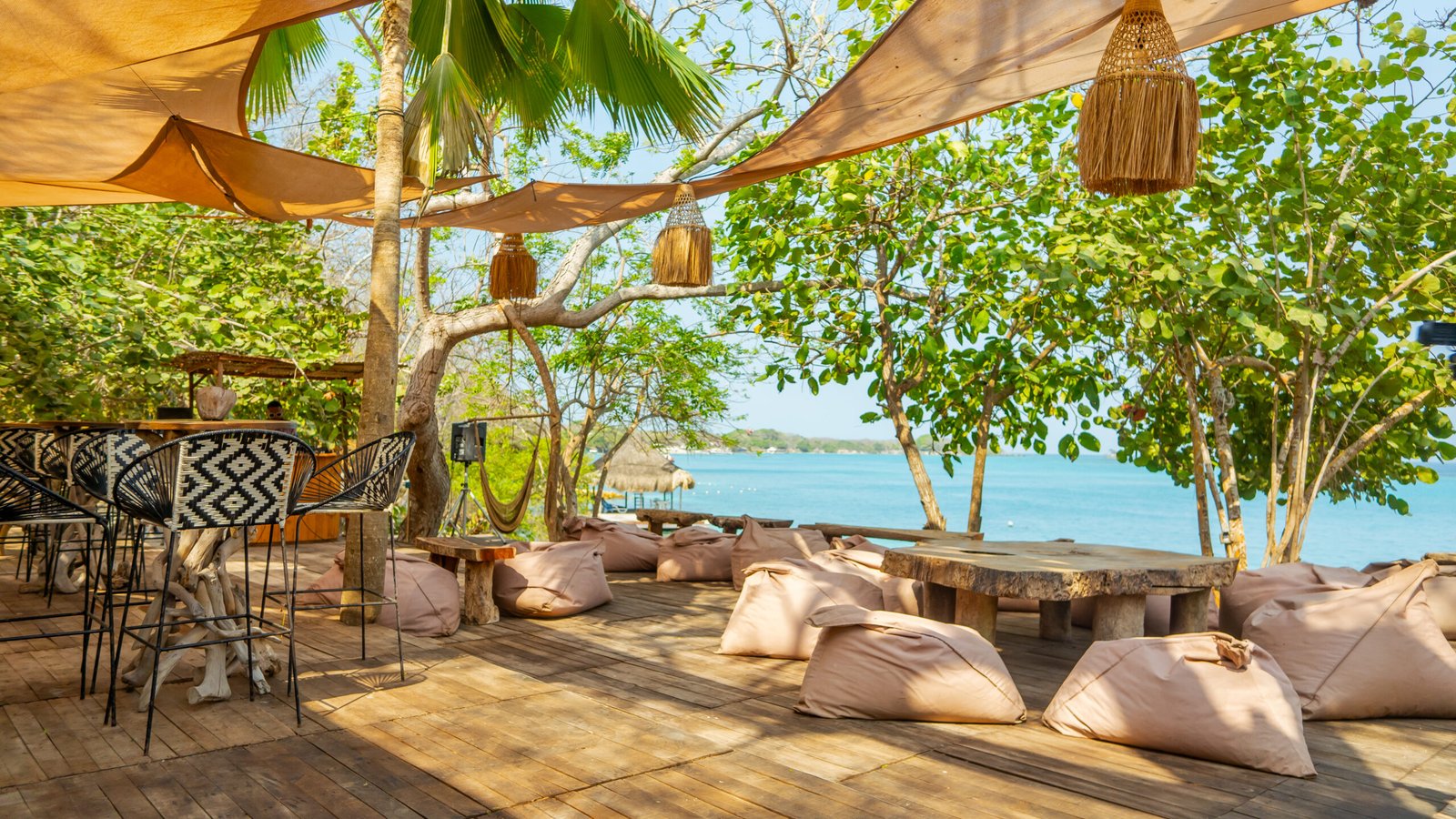 Pa`ue Beach Lounge 5