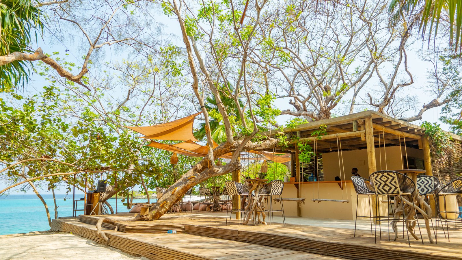 Pa`ue Beach Lounge 9