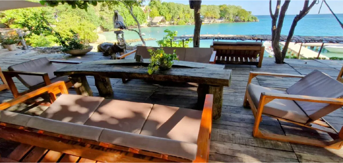 Paue Beach Lounge – Isla Grande 19