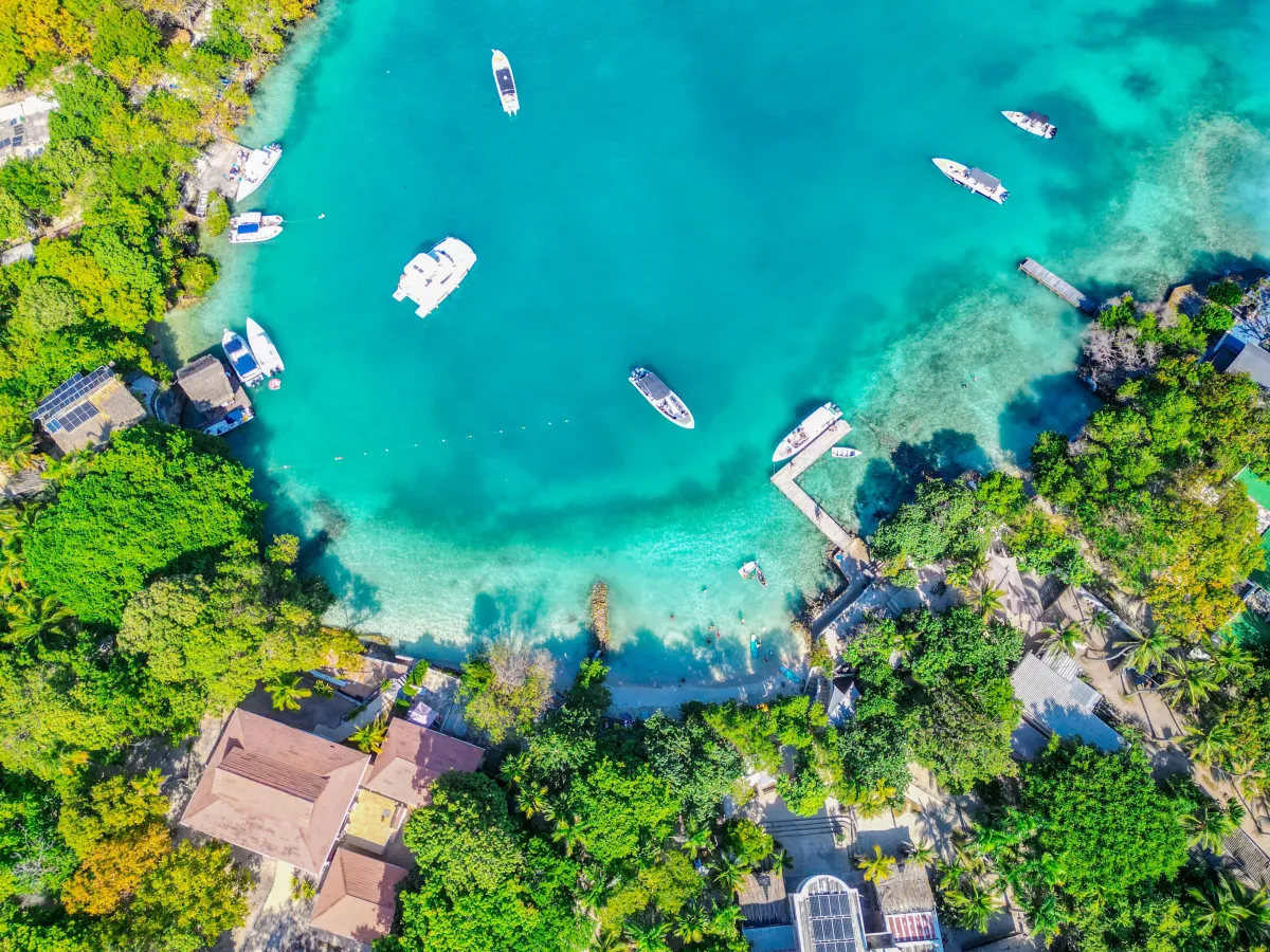 Paue Beach Lounge – Isla Grande 24