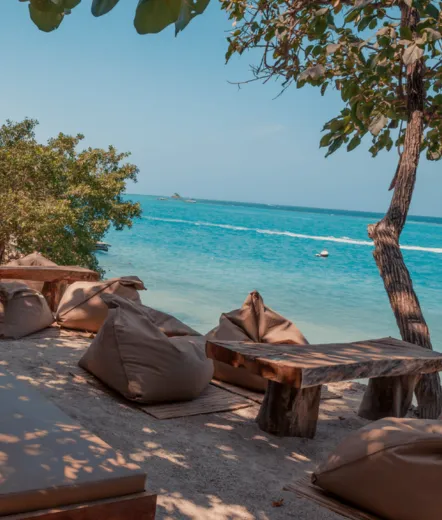 Paue Beach Lounge – Isla Grande 30