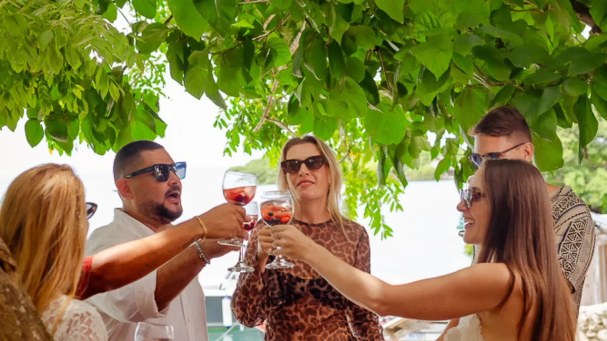 Paue Beach Lounge – Isla Grande 35