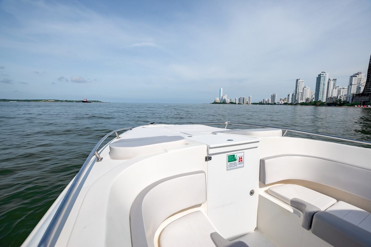 Lancha Interceptor20