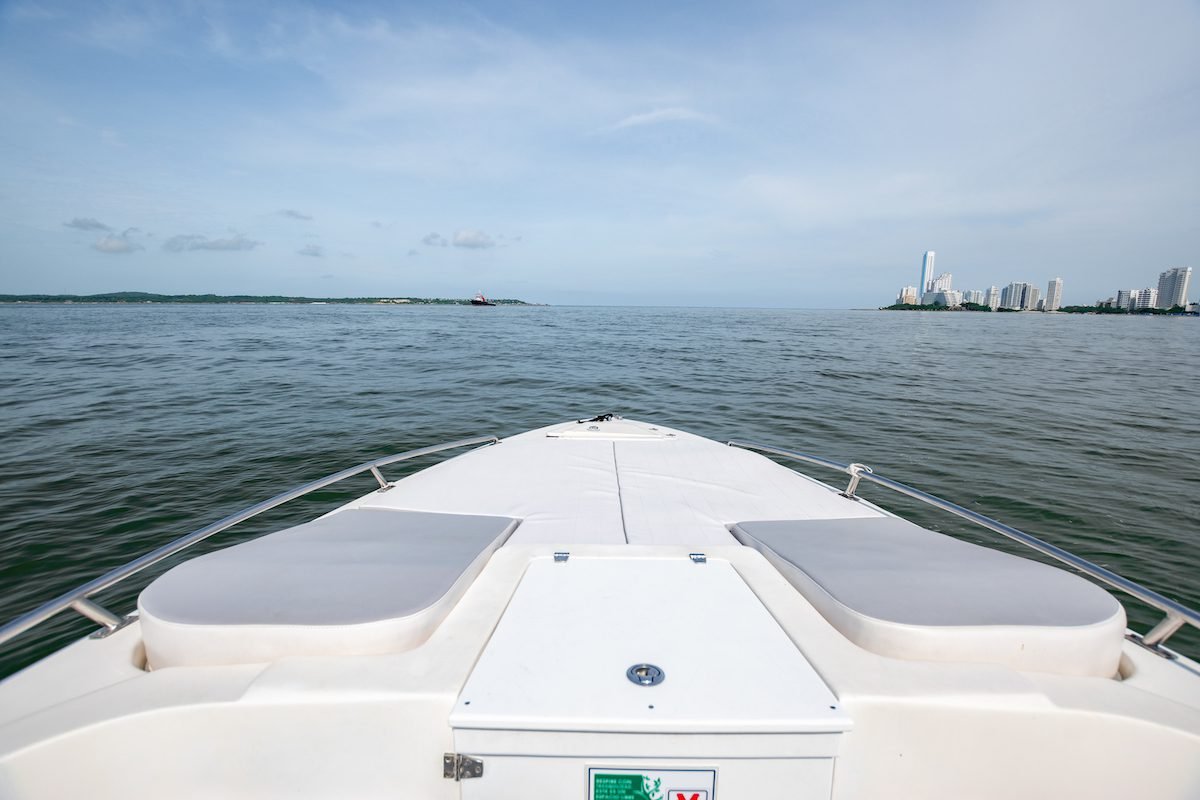 Lancha Interceptor21