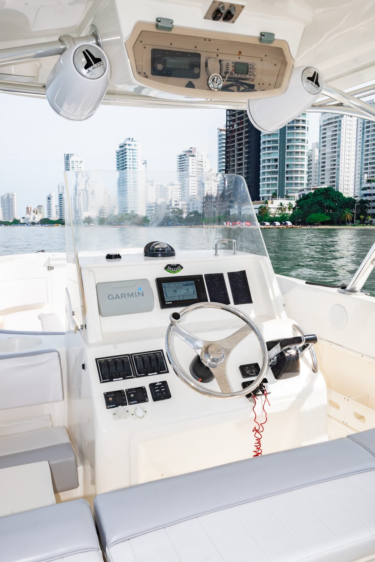 Lancha Interceptor27