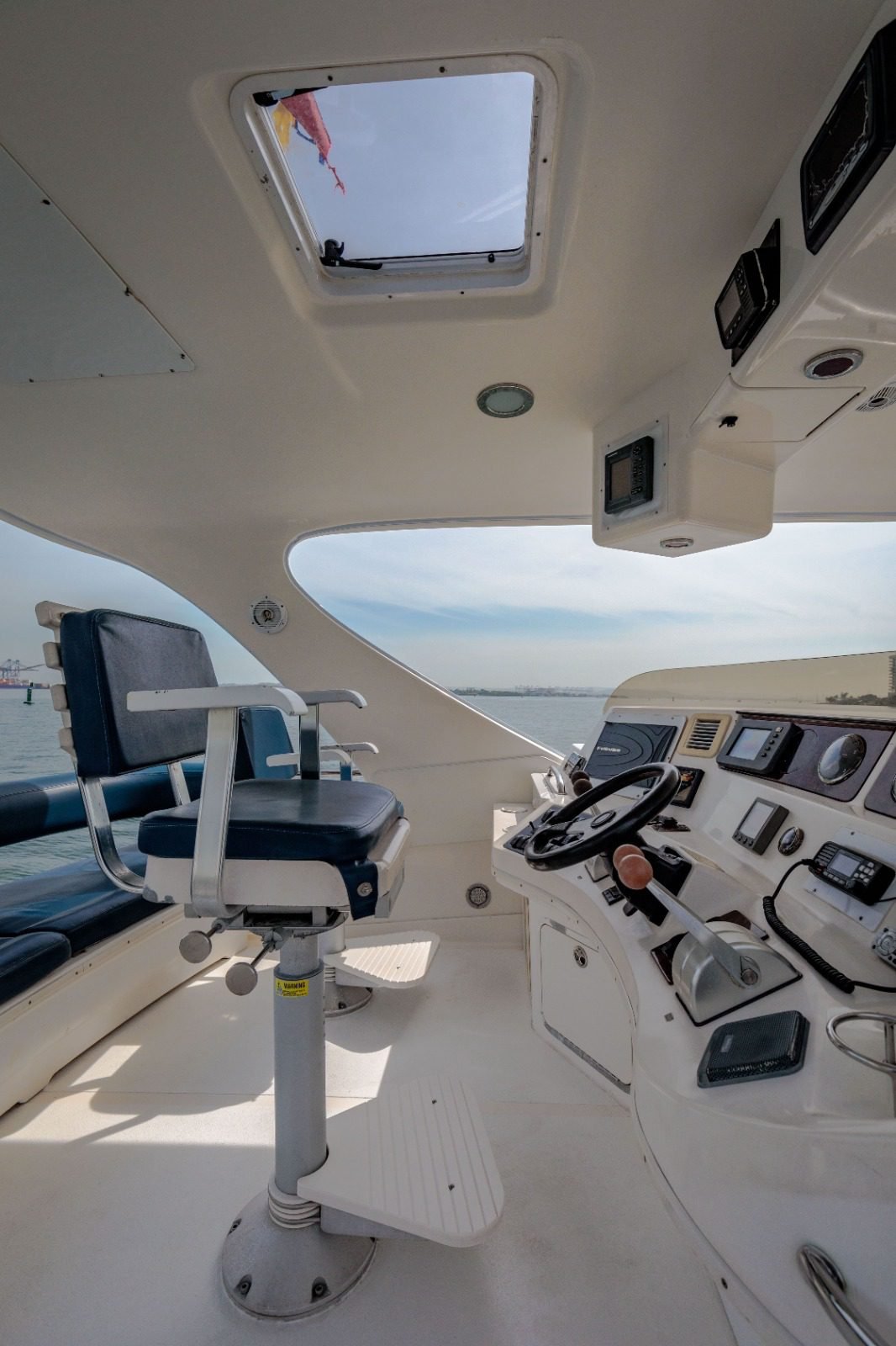 Yate Corck Trick 56 ft 11