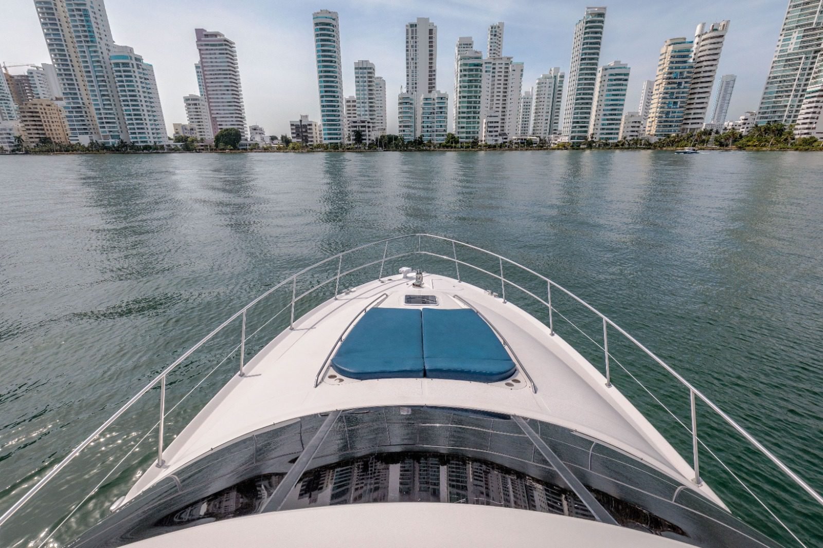 Yate Corck Trick 56 ft 16