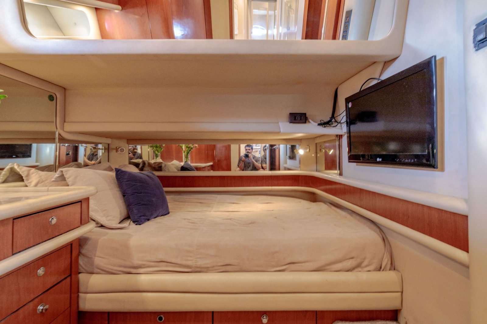 Yate Corck Trick 56 ft 30