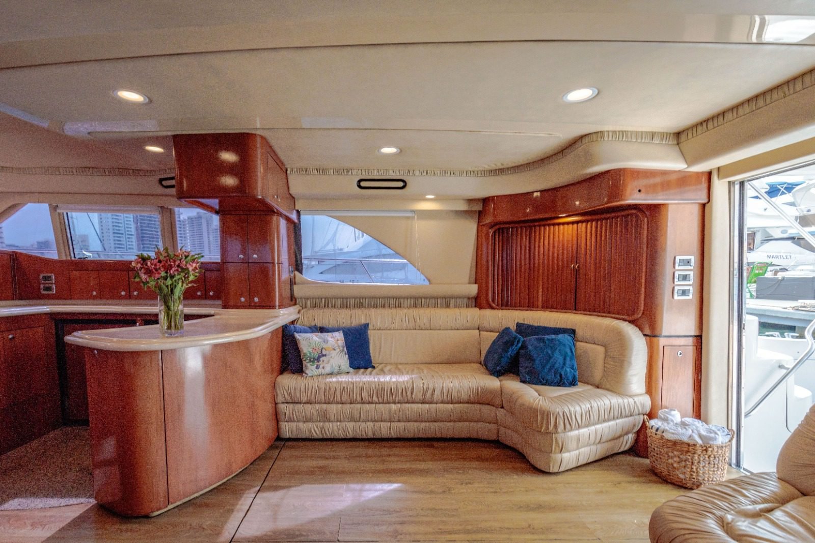 Yate Corck Trick 56 ft 36