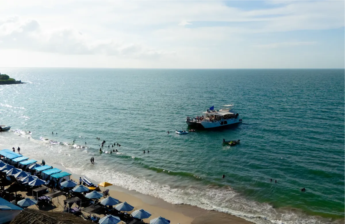 Historic Tour on the Flamante Catamaran 6