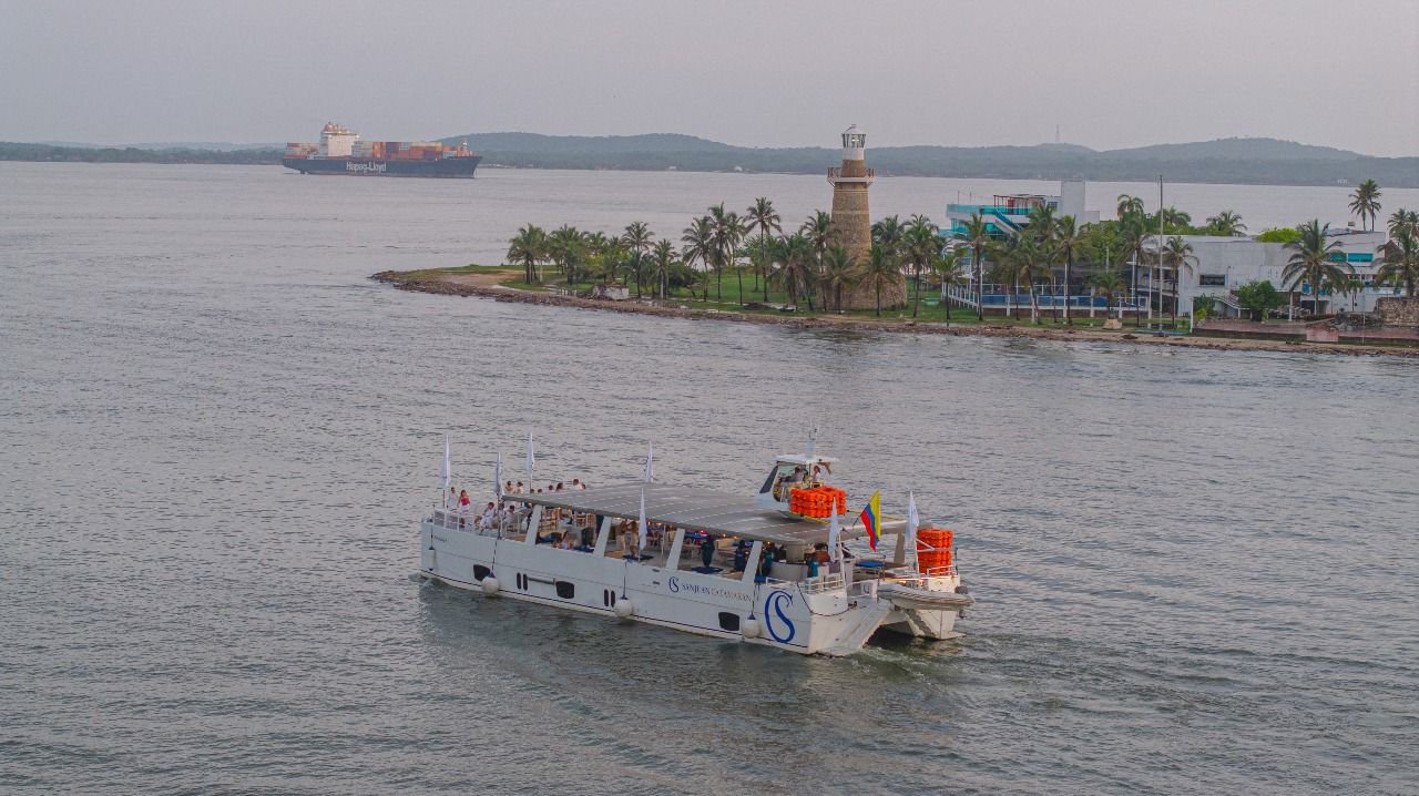 Sibarita Bay Rumba Catamaran 3