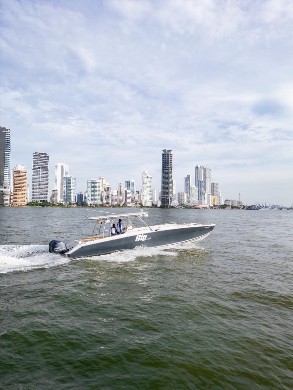 Bote Oly 42ft (Azura) 1