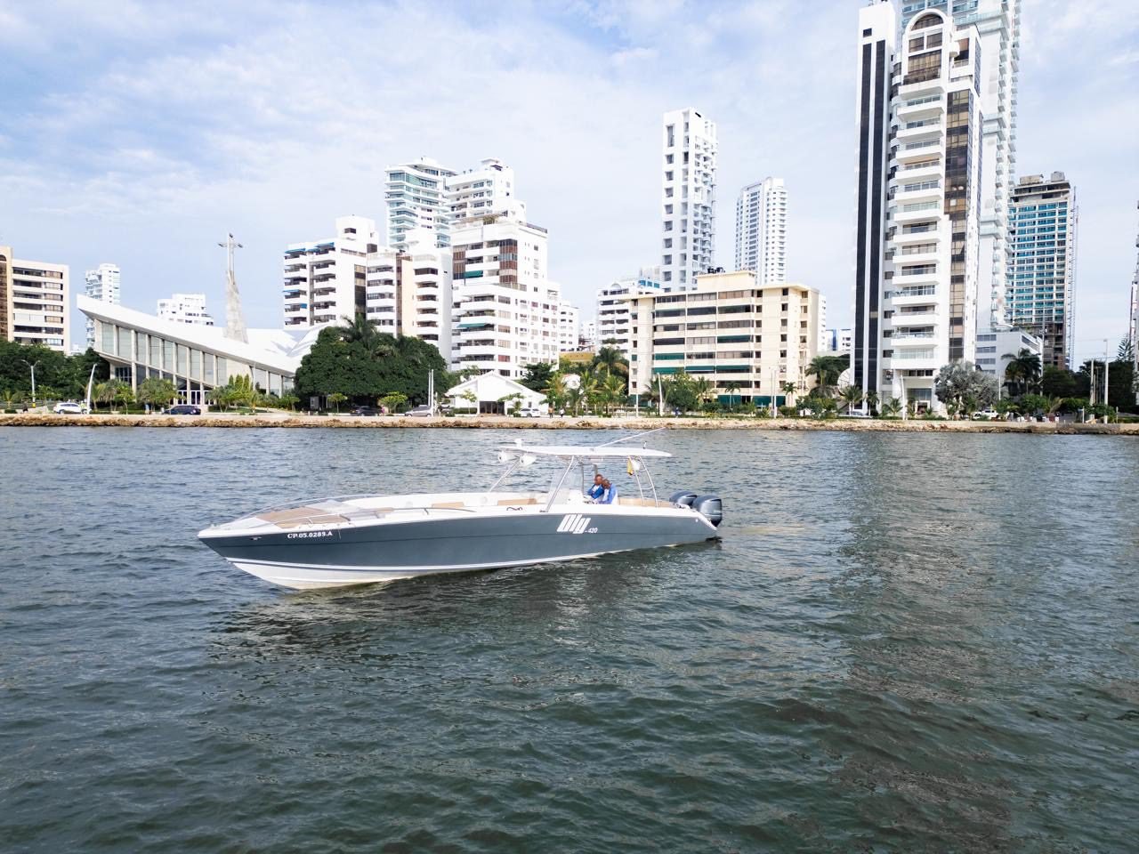 Bote Oly 42ft (Azura) 10