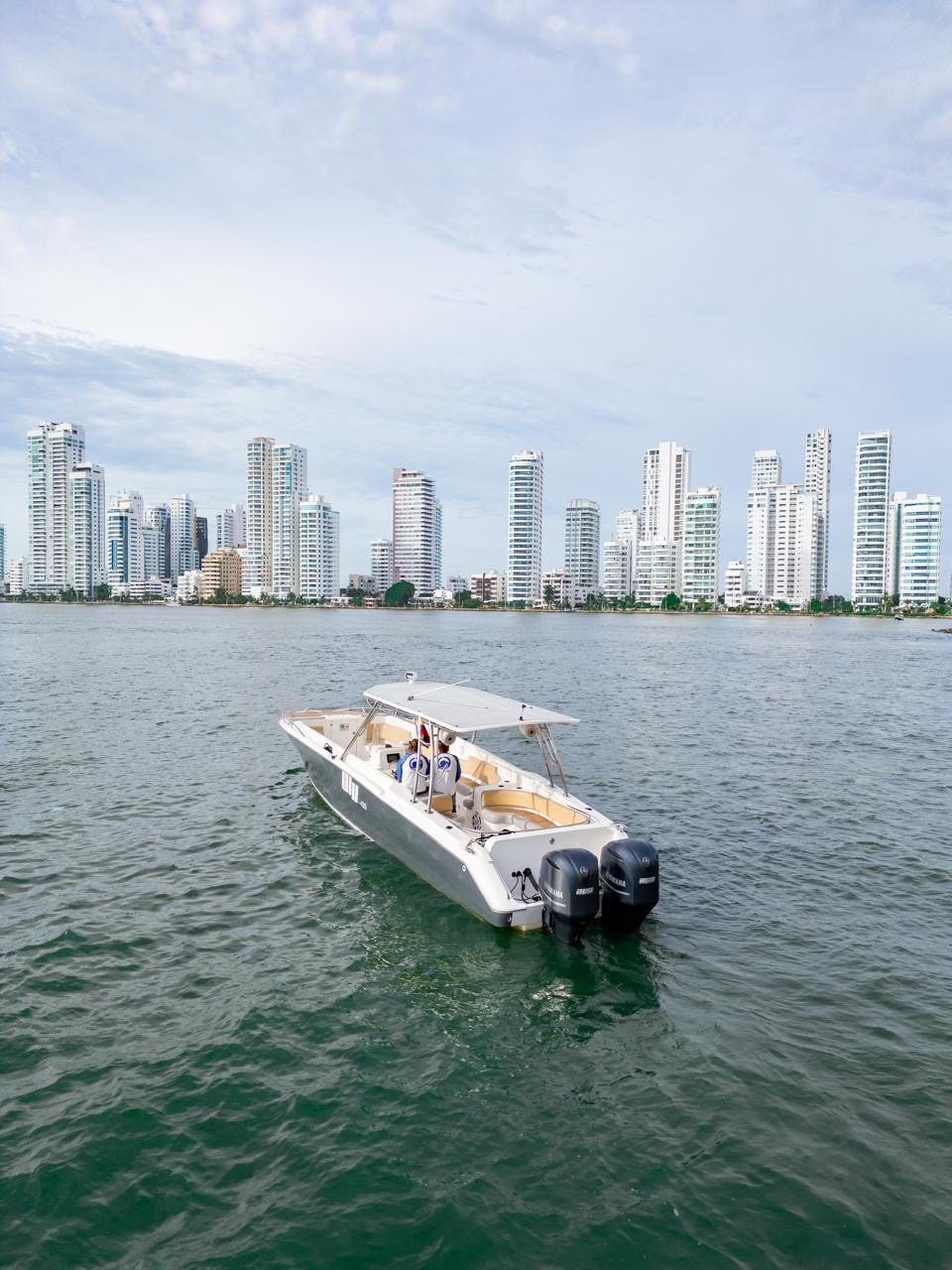 Bote Oly 42ft (Azura) 14