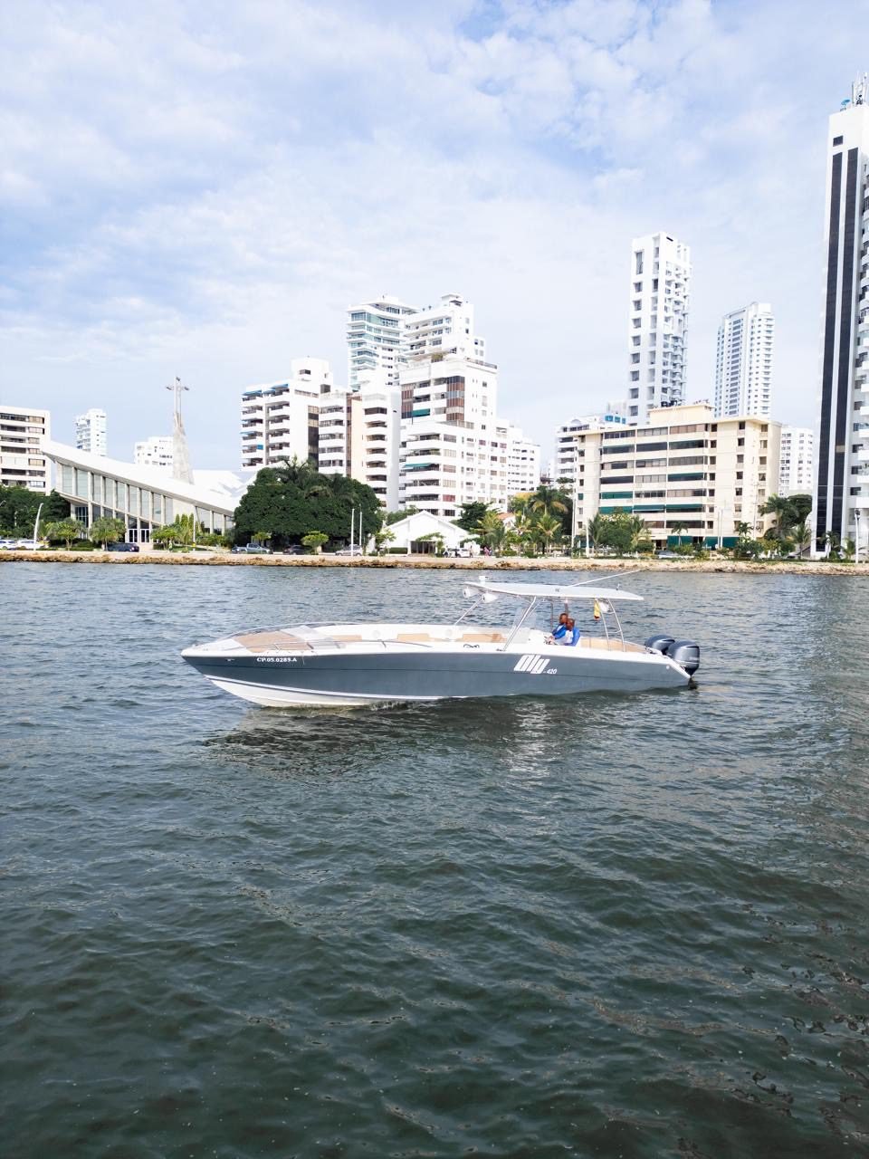 Bote Oly 42ft (Azura) 19