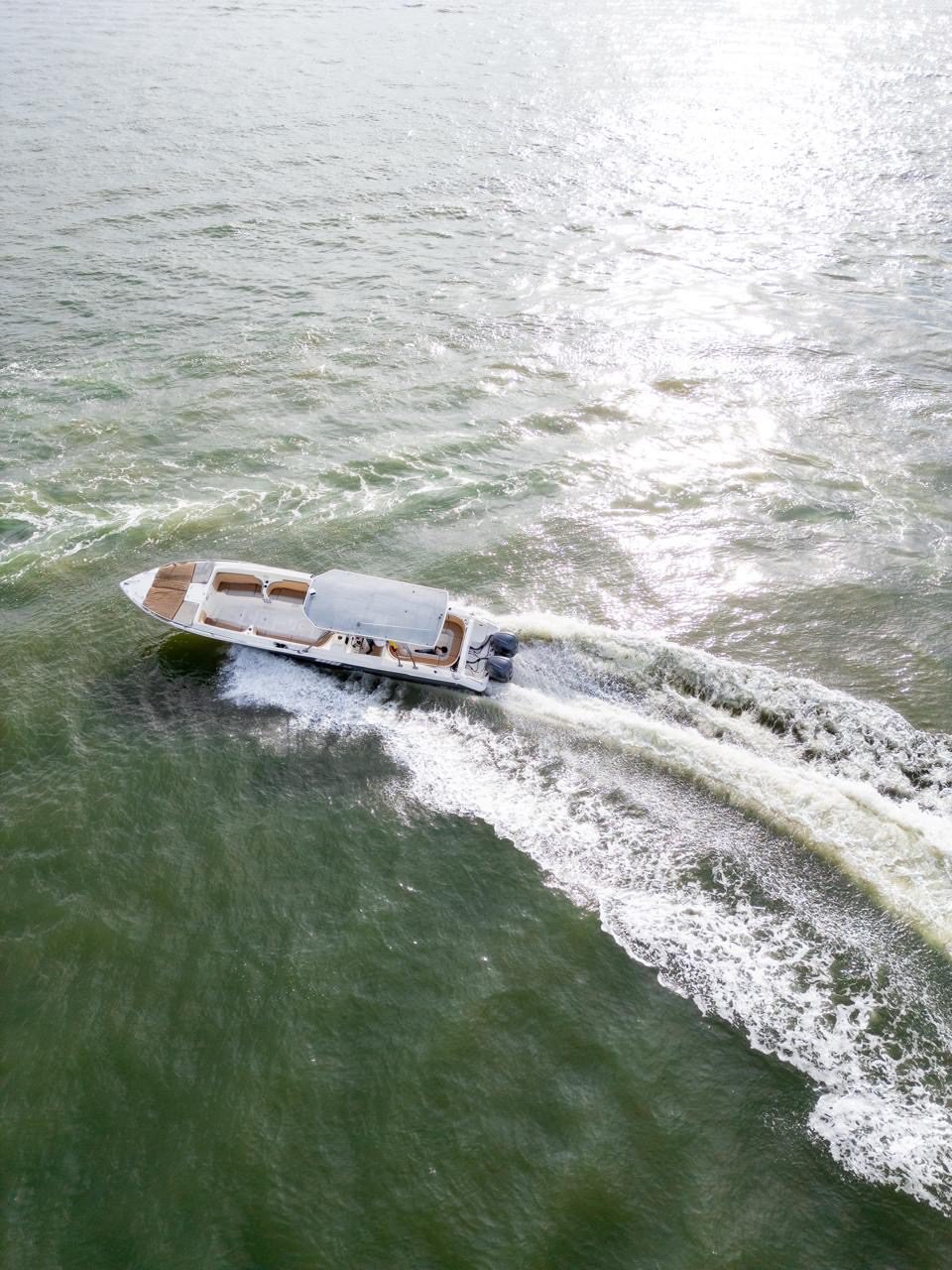 Bote Oly 42ft (Azura) 25