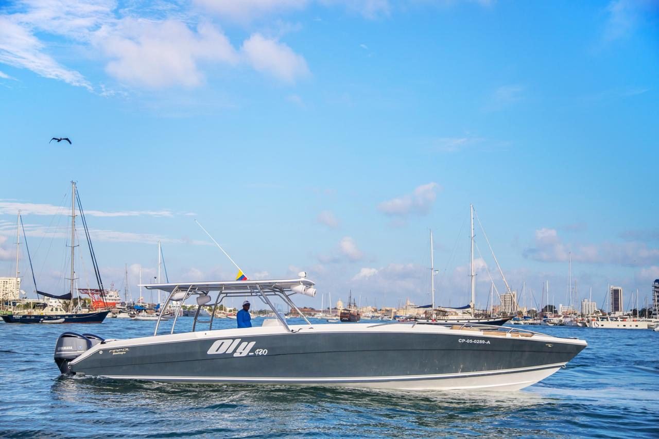 Bote Oly 42ft (Azura) 29