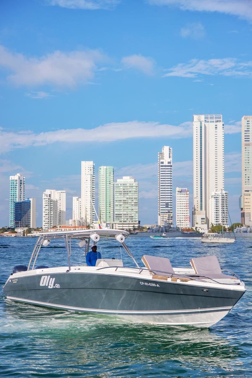 Bote Oly 42ft (Azura) 3