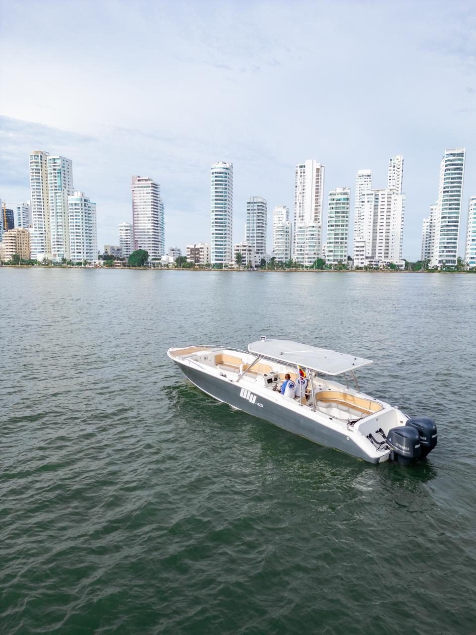 Bote Oly 42ft (Azura) 31