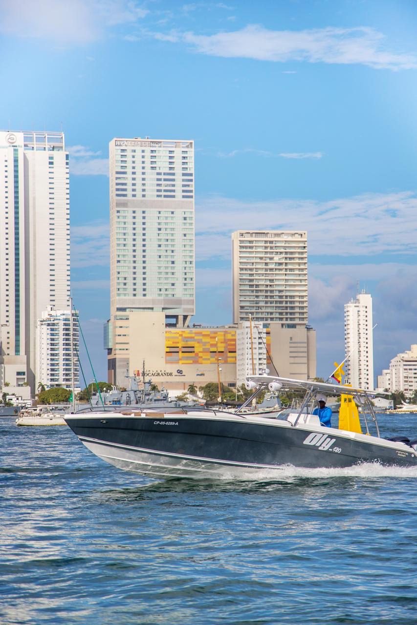 Bote Oly 42ft (Azura) 33