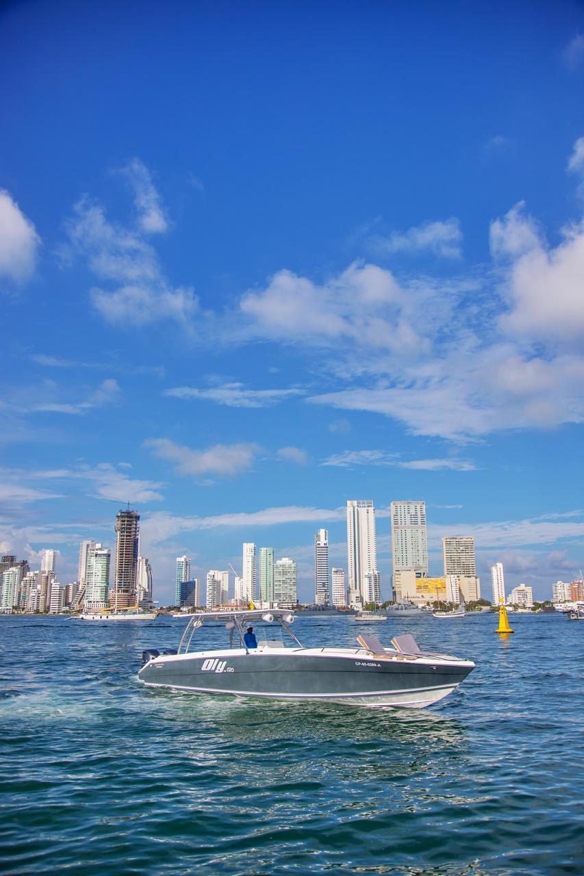 Bote Oly 42ft (Azura) 4