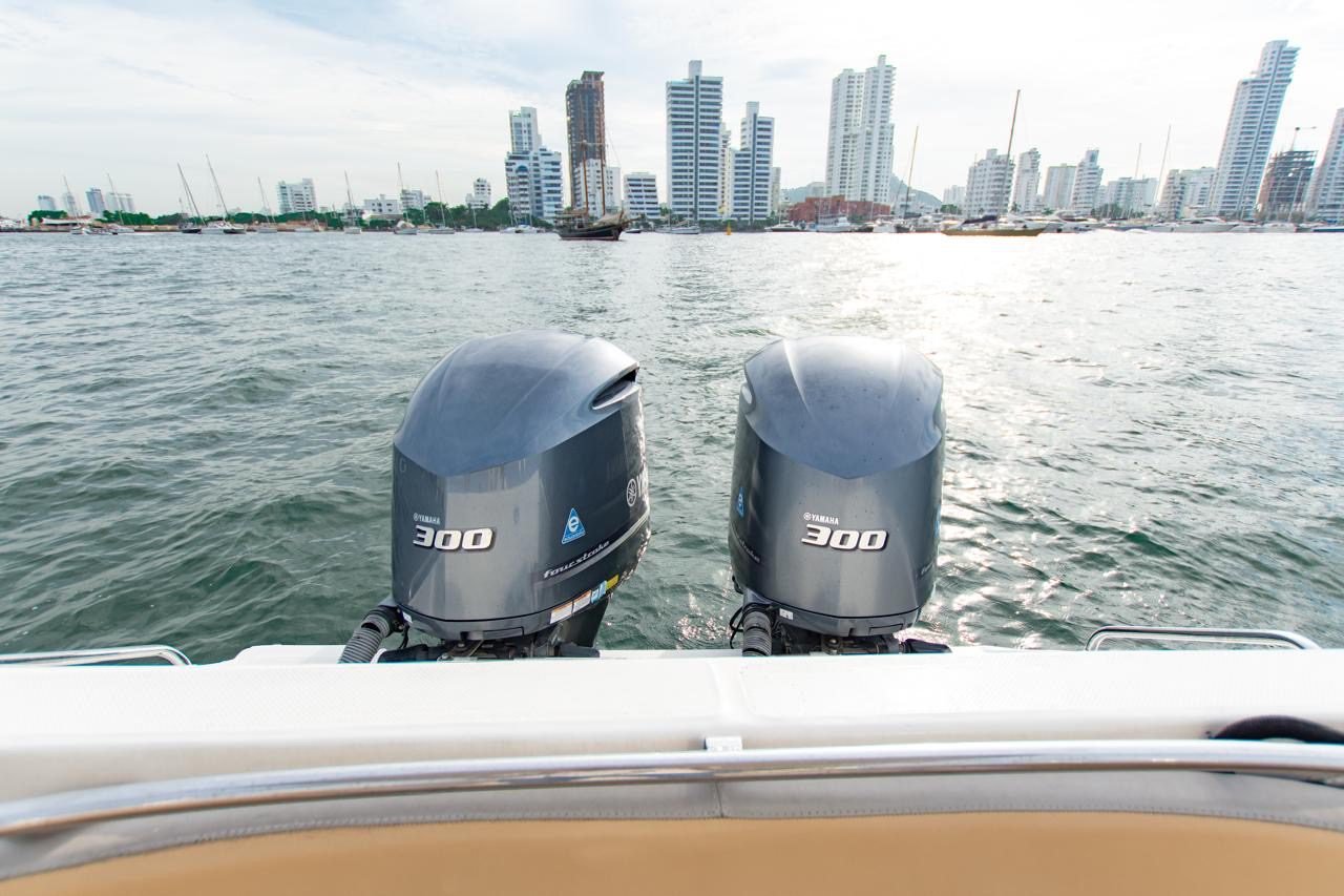 Bote Oly 42ft (Azura) 40