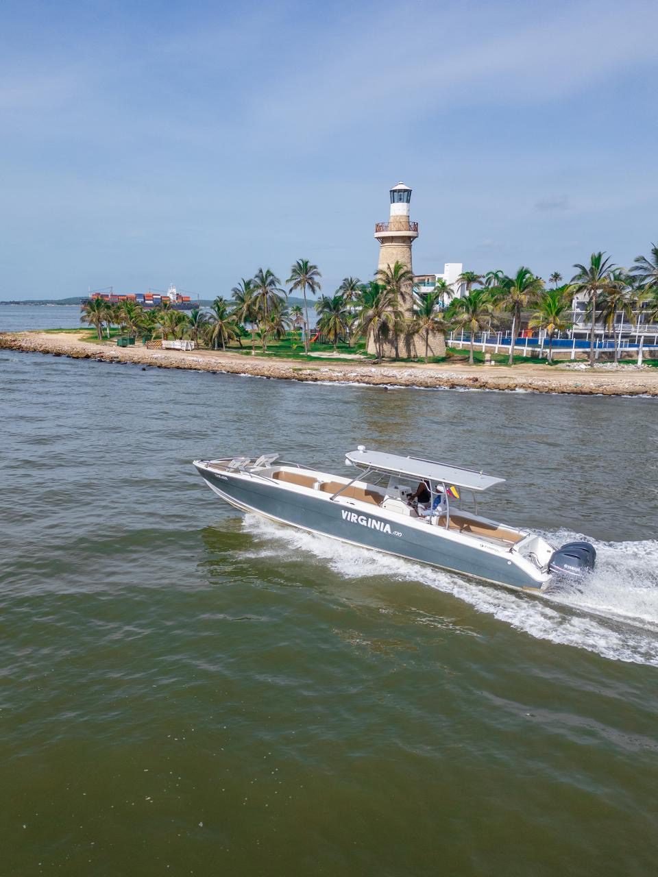 Bote Virginia 42ft (Skyline) 13