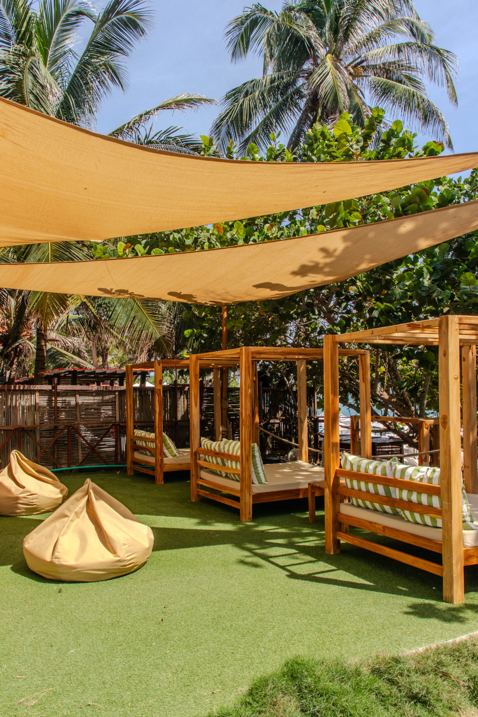 Manta Beach Club (15)