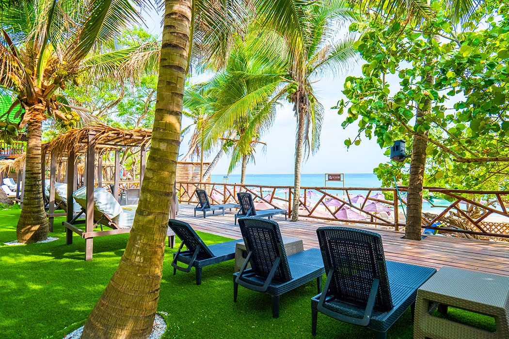 Luxury Beach Club 17