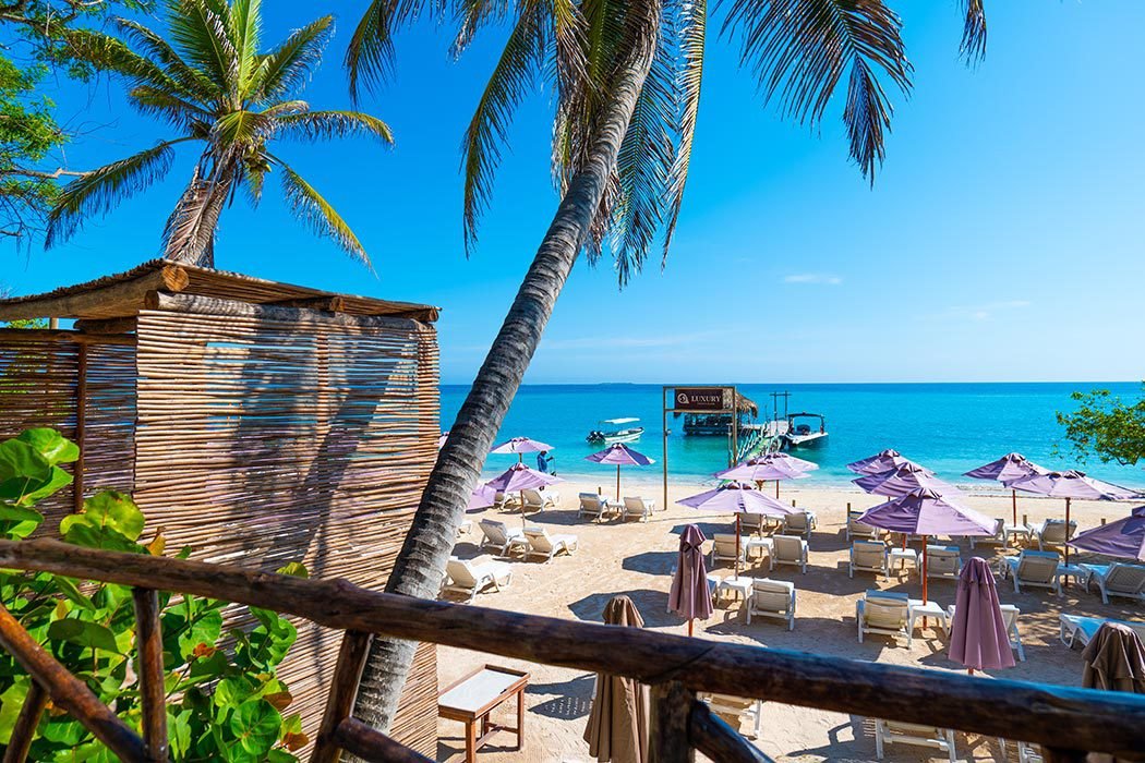 Luxury Beach Club 4